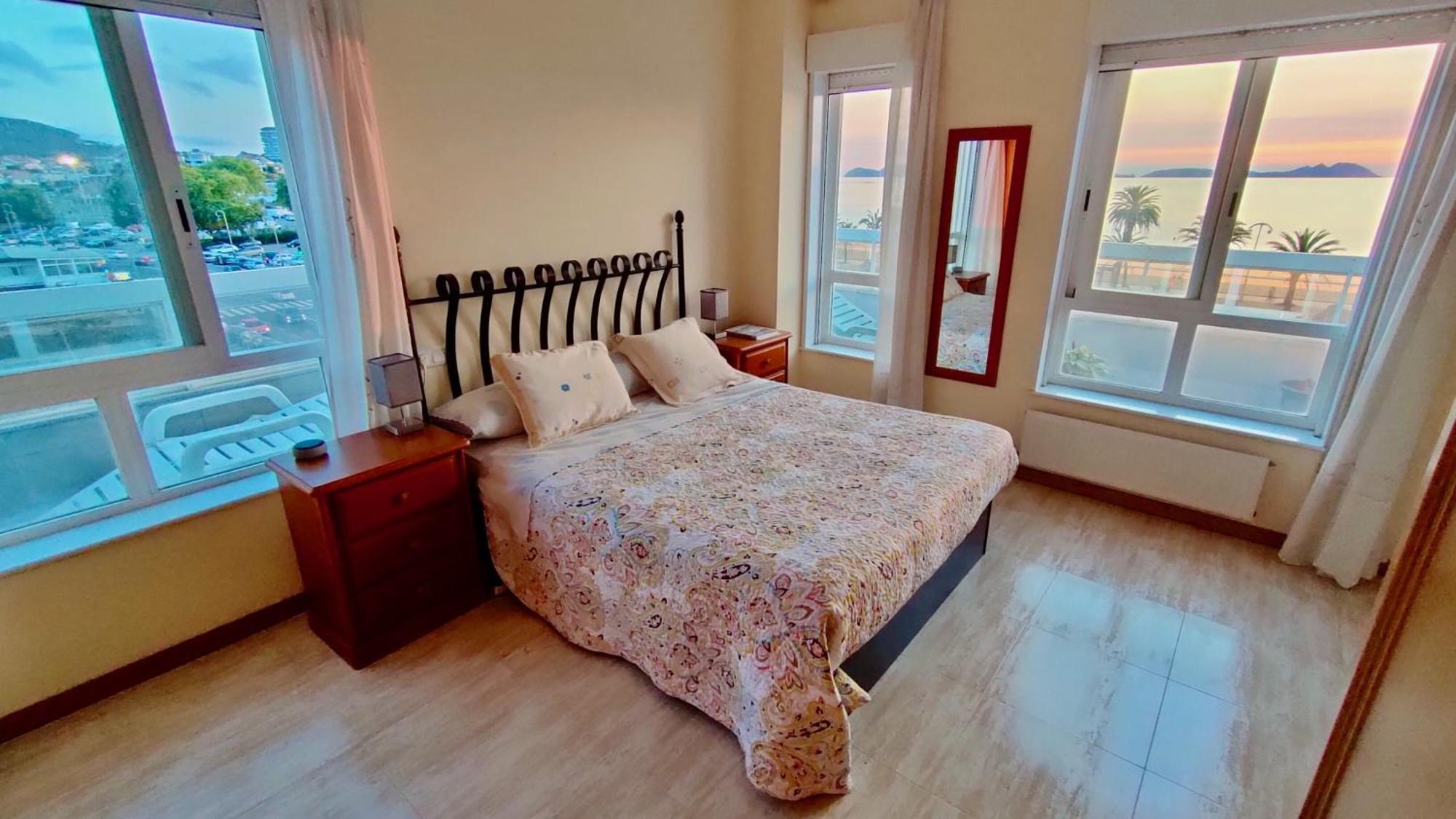 Samil Apartment, Primera Linea De Playa Con Wifi Y Garaje Vigo Kültér fotó